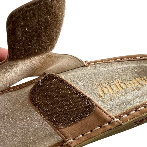 Alegria Womens Vanessa Chrysalis Cognac Leather Thong Sandals Size 40 US 9.5-10 - Picture 9 of 11